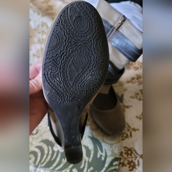 Limelight Trooper Tan Boots Booties wedge heel 9 with box - Picture 3 of 5